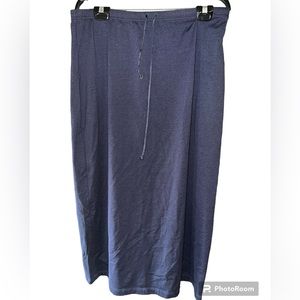 Women’ black maxi skirt waist 32 length 34 pull on w/elastic waist and draw cord